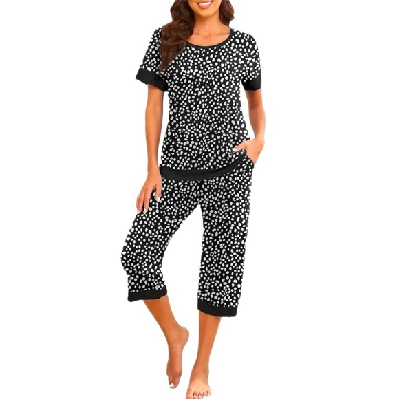 Women's Black & White Polka Dot Short Sleeve Capri Pajama Set - Size XL - NWT - Picture 1 of 4
